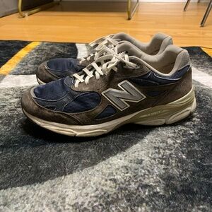 New Balance 990 V4 Shoes